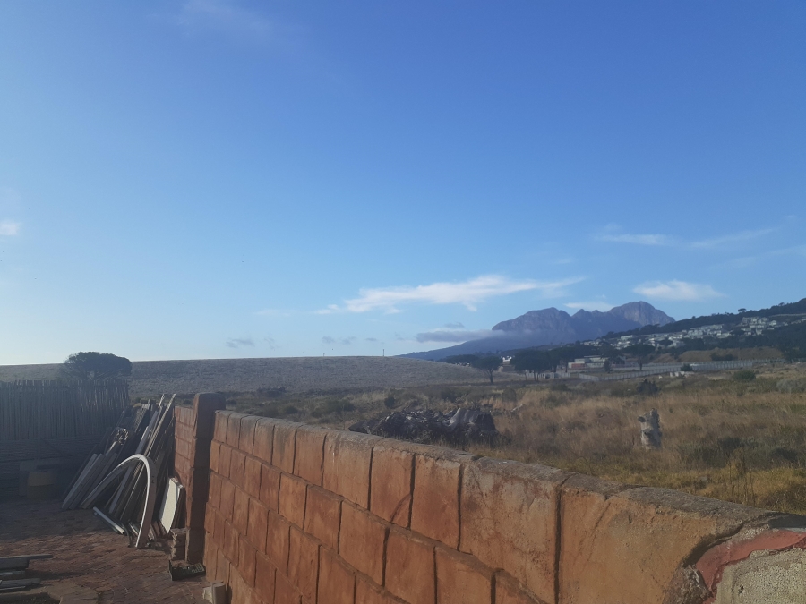 3 Bedroom Property for Sale in Sir Lowrys Pass Village Western Cape